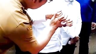 lagi virall!! bapak jokowi main lato-lato