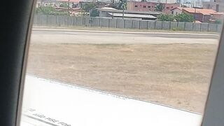 Viagem de avião início da decolagem