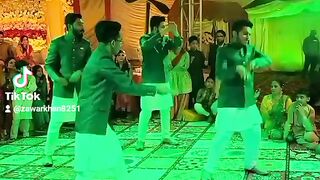 Jeena ka hain chaar din | Best Mehandi dance| Mujhse Shaadi karogi | Sangeet choreography