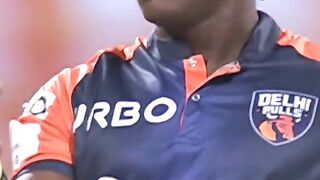 Azam khan stylish six cricket