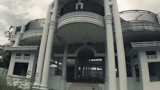 WOW‼️ISTANA TERBENGKALAI BERATAPKAN PESAWAT TERBANG
