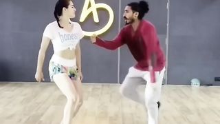 #behindthescenes #reaharsal #babytujepaplagega #zarahatkezarabachke @saraalikhan@MaddockFilms.
