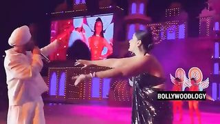 Kareena Kapoor ne Ambani pre wedding party me temperature badaadiya_ Bollywoodlogy_Honey Singh Songs.