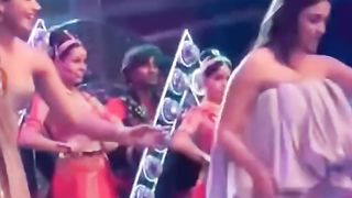 Oh My God...Alia Bhatt ne Rashmika ke saath kya kiya dekho..._ Bollywoodlogy _ Honey Singh Songs.