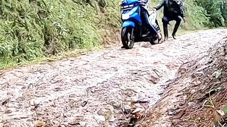 Extreme road to school