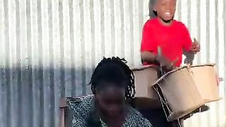 Please my friend like my video as u like your mom thanks ????????????