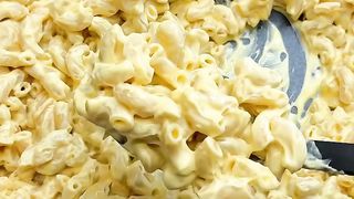 Easy High Protein Honey Buffalo Chicken Mac & Cheese! #macandcheese
