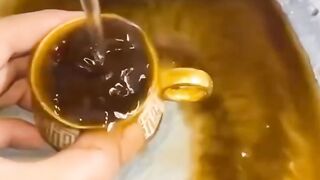 هكذا يحدث للانسان عندما يبداء يصلي