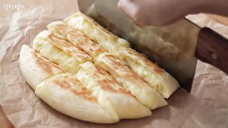 [오븐없이!] 화덕에 구운 것 같은 감자치즈빵! (후라이팬으로 맛있는 빵 만들기, Potato Cheese Bread)