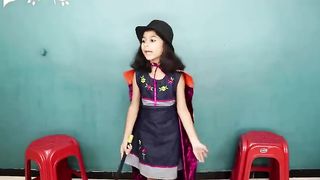 Wow_Pari_Doing_Magic_Show___Very_Easy_Magic_Tricks