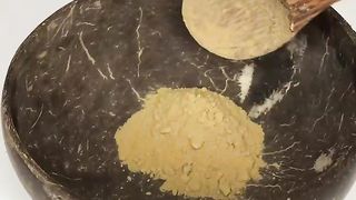 nourishing mask that promotes hair growth