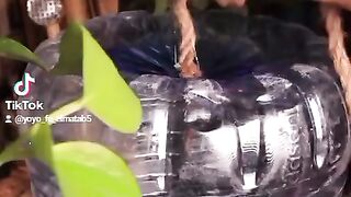 مترميش قارورة الماية. المعدنية تاني