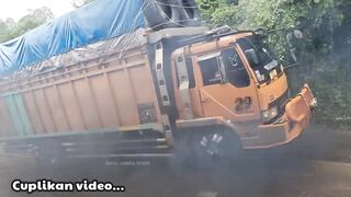 Back-to-back Accidents - Truck Overturned on Jomba Rock Ramp
