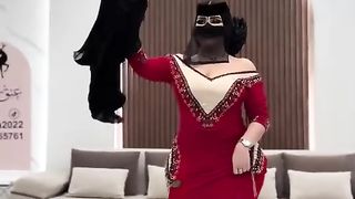 سلطان اسكندريه كلها بتقللك انتي ملكه العالم مش بس العرب