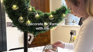 I’m so excited for Ramadan ???? Eid Tree: @Gift.DecoriumDecorations and books:@Salam occasionsRamadan Calendar: