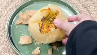 Raj Kachori!Baap of all chaats, every chaat lover would agree…Aajaon saare chatoro maidan me…