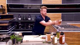 Gordon Ramsay Challenges Richard Blais to Make a Next Level Smash Burger ｜ Next Level Kitchen