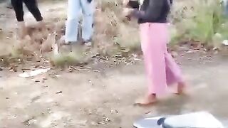 Indonesian girl fight with weapon is called Carok