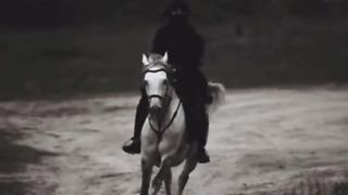 أنا العجوزة بعقلي