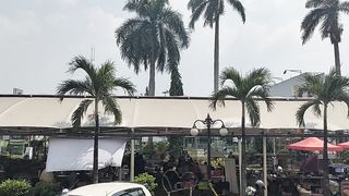 Awesome!!! Take a walk at outside of Mall...Good View!!!