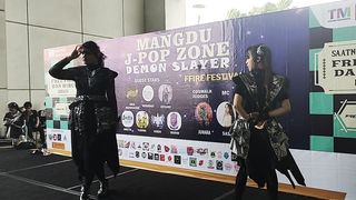 Great!!! They are Awesome Girlband!!! Great Outfit!!!