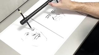 We draw three portraits at the same time