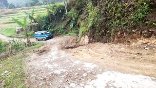 Mobil Selip Jalan nya Axtreme