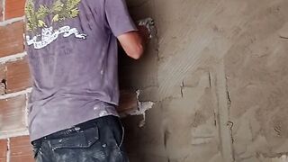 Trabalhando de pedreiro