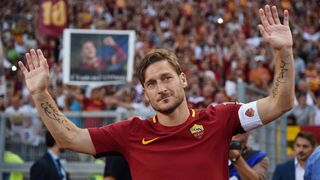 TOTTI SELVIE AFTER SCORING A GOAL