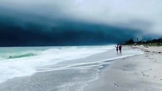 سبحان الله العظيم واتوب اليه