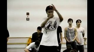 Bam_Martin_-_Im_Busy_Choreography