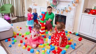 Five Kids Who's at the Door_ Kids Song.
