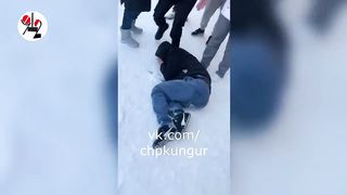 Юные боксёры уложили нарка с ножом.