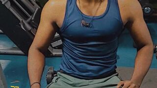 Gym motivation posing #gym#gymmotivation #viral #posing #shotsv#reels #febspot