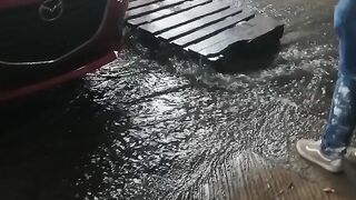 اضحك