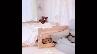 قطة اول مرة تولد وفرحانه بولدها ♥️♥️