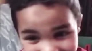 Kid singing three little birds so angelic ????