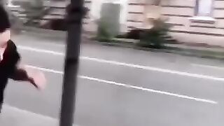 Glass 1 : 0 Hand