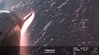 Watch the super  plasma field grow as Starship re-enters the atmosphere!
