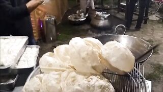 Traditional Breakfast in Peshawar | Halwa Puri