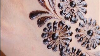 Easy Mehndi design