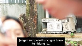 Colok idung customer pake kunci inggris