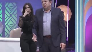 المنياري يفقد اعصابه مع العشابي