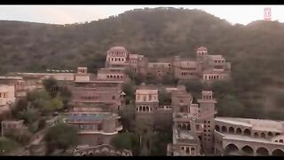 Leja_Re___Dhvani_Bhanushali___Tanishk_Bagchi___Rashmi_Virag__Radhika_Rao__Vinay_Sapru___Siddharth(360p).