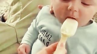 A child tries ice cream for the first time#fanny biby#biby#