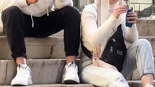 انا بهتم فيهم بس ما حدا بيستاهل  ليا مور