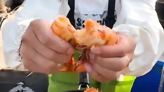 ASMR Eating Crabs,Prawns . .