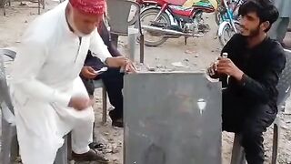 لا تقلق ايها العجوز