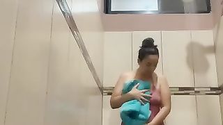Indian Desi bhabi 2024 video In Washroom