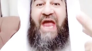 ر 14 سنة ‏موسى انتظر 40 سنة ‏    ‏      "سيستجيب"